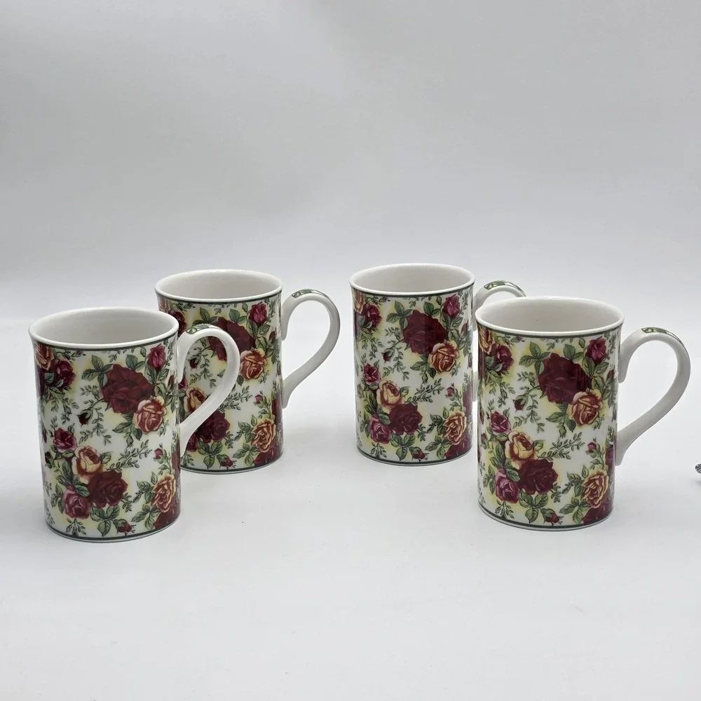 Royal Albert Old Country Roses Fine China Afternoon Tea II Lot of 4